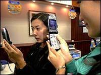 Правительство КНДР планирует с февраля снять запрет на мобильники [01.12.2005 01:54]