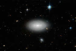 Hubble сделал снимок звездной системы MCG 01-02-015 [10.11.2015 10:58]