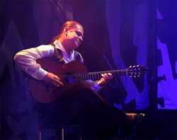 Роман Мирошниченко ` одел ` гитары [11.11.2010 14:12]