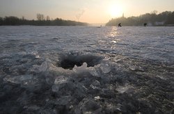 На реках Татарстана толщина льда достигла критической отметки [11.04.2017 16:51]