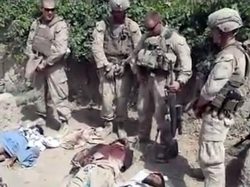 Морпехи демонстративно глумились над телами бойцов сопротивления талибан (видео) [12.01.2012 09:16]
