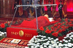 В КНДР увековечат память Ким Чен Ира [12.01.2012 10:04]
