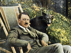 Обнародованы неустановленные цветные фото Гитлера [12.01.2012 14:10]