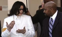 Майкл Джексон отравился смесью наркотика и виски [12.12.2005 17:59]