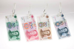 Слабый юань поддержит крепкий рубль [12.08.2015 13:22]