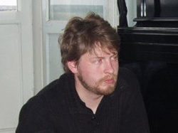 ` МК ` объявил избитого журналиста ` чеченским беженцем ` [13.11.2010 12:12]