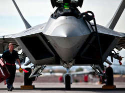 Истребители F-22 получили угольные фильтры [16.01.2012 11:36]