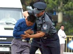Китайская правоохранительные органы за избиение 16 монахинь лишила свободы одиннадцать человек [16.12.2005 09:56]
