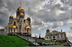Десятки тысяч людей посетили Храм-на-Крови в Екатеринбурге [17.07.2017 15:22]