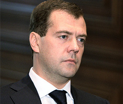 Медведев даст сокрушительный отклик на агрессию супротив граждан России [18.08.2008 17:30]