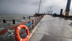 В Керченском проливе начался очередную стадию строительства моста в Крым [02.02.2017 16:51]