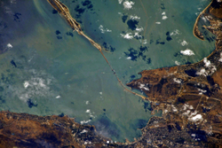 Обнародовано фото Керчинского моста из космоса [02.09.2017 19:13]