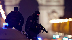 Мужчина устроил стрельбу в центре Парижа [21.04.2017 09:56]