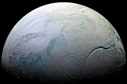 NASA опубликовало снимок спутника Сатурна [22.12.2015 13:48]