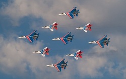 ` Русские витязи ` выступили за рубежом на истребителях Су-30 [22.03.2017 15:31]