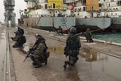 Спецназ США отбил пленников у пиратов [25.01.2012 12:08]