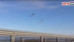 Появилось видео пролета Су-25 над Крымским мостом [25.11.2018 21:04]