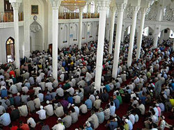 Таджикских имамов и священников обязали оплачивать налоги [26.01.2012 13:36]