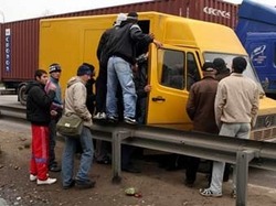Путин внес инициативу высылать незаконных мигрантов на 10 лет [26.01.2012 16:05]