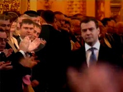 СМИ нашли руководителя кущевских убийц на официальном мероприятии вступления в должность Медведева [03.12.2010 16:44]