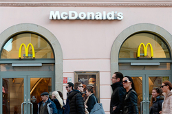 McDonald`s пытается спастись от падения [31.03.2015 14:48]