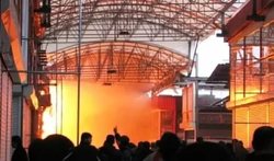 В Махачкале горит центральный вещевой рынок [31.03.2017 14:32]
