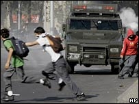 Школьников в Чили опять разгоняет правоохранительные органы [31.05.2006 07:09]