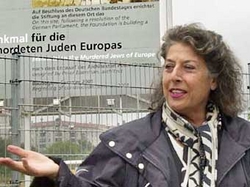 Немецкие евреи требуют убрать нацистские статуи с арен ЧМ-2006 [31.05.2006 18:32]