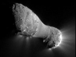 Зонд NASA разглядел ядро кометы Хартли 2 [05.11.2010 13:16]