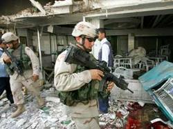 Две смертницы в Багдаде взорвали полицейскую академию [06.12.2005 15:34]