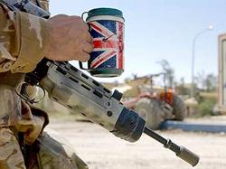 Суд оштрафовал британку за чтение имен умерших в Ираке солдат [08.12.2005 16:12]