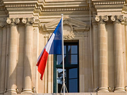 Французская экономика размещается под сильнейшим давлением [12.08.2011 15:04]