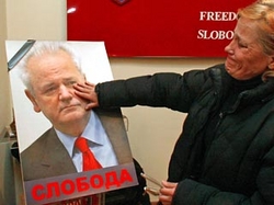Милошевич умер от инфаркта миокарда, родные не верят [13.03.2006 09:36]