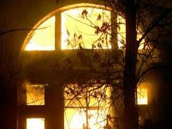 Пожар на петербургском лакокрасочном складе локализован [18.11.2006 19:02]
