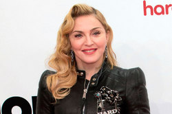 Голая грудь 56-летней Мадонны произвела фурор (фото) [02.04.2015 14:57]