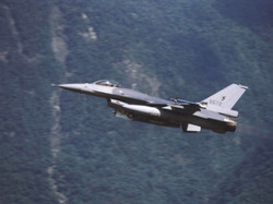 Сенаторы США измыслили способ продать Тайваню истребители F-16 [25.08.2011 15:25]
