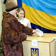 В Крыму мужчина пришел на выборы с артиллерийским снарядом [26.03.2006 20:22]