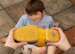 Созданы кроссовки, которые растут Своместно с ребенком [03.04.2009 19:26]