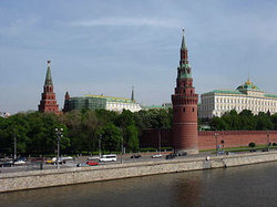 Плитку на Кремлевской набережной в столице россии уложат заново [05.08.2011 13:42]