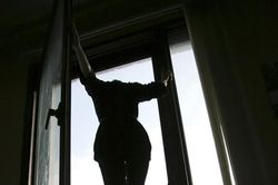 26-летняя жительница Нижнекамска выпрыгнула с 8 этажа [05.07.2017 14:32]